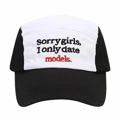 De quelles couleurs les chapeaux de papa viennent-ils?