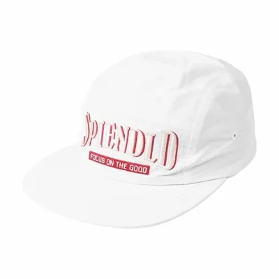 Les chapeaux Snapback Hip Hop sont-ils disponibles en différentes tailles?